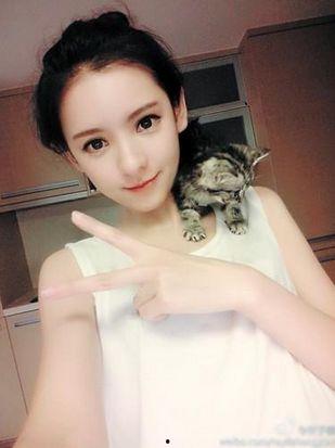 娱乐吃瓜酱女友什么系,神秘背景引发网友热议 第1张 娱乐吃瓜酱女友什么系,神秘背景引发网友热议 第1张